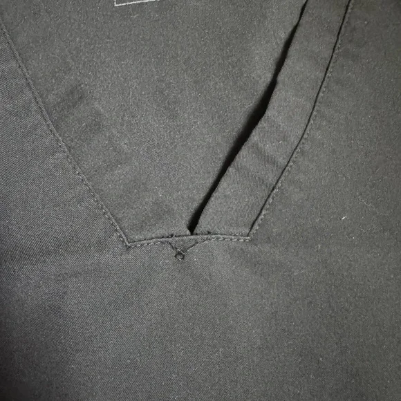 Figs Women's Black Scrub Set - Picture 4 of 6